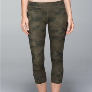 RARE Camo Run Inspire Crop